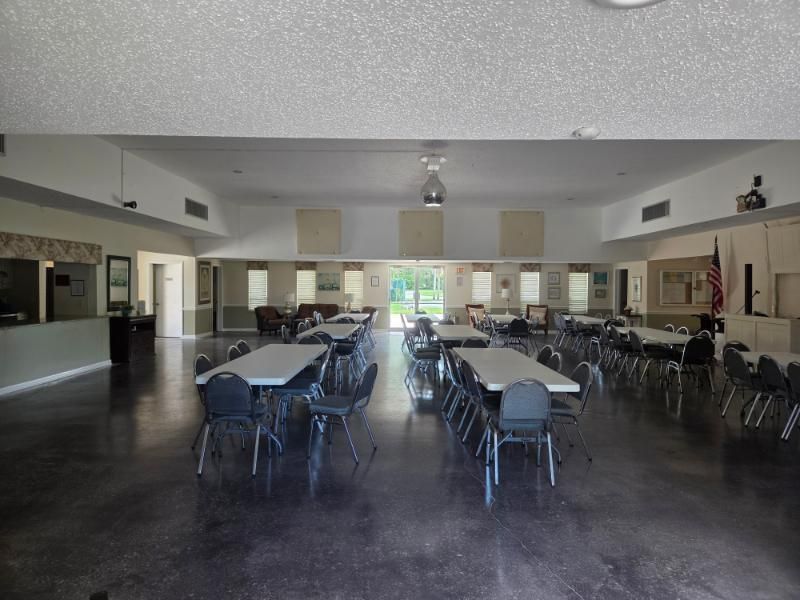 For Sale: $159,500 (1 beds, 1 baths, 1100 Square Feet)