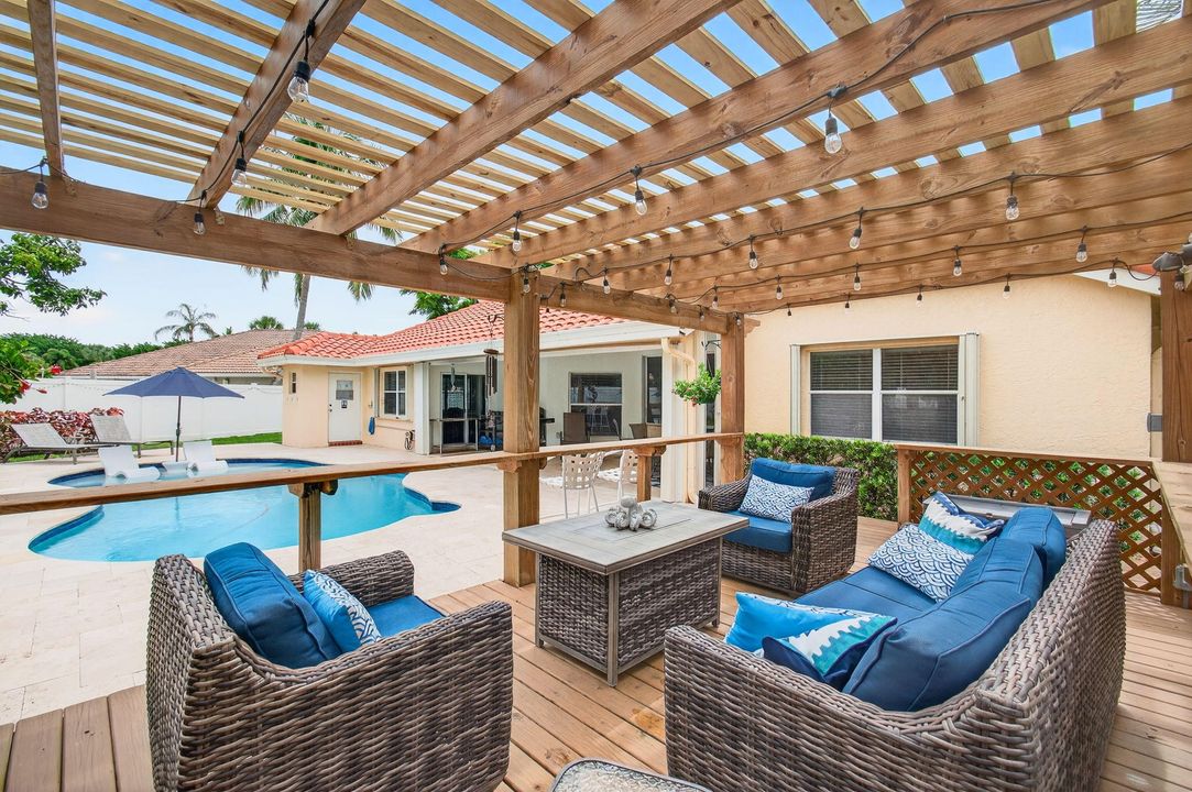 Activo con contrato: $775,000 (5 camas, 3 baños, 3128 Pies cuadrados)