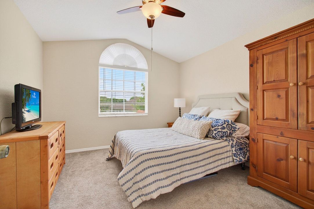 Activo con contrato: $775,000 (5 camas, 3 baños, 3128 Pies cuadrados)