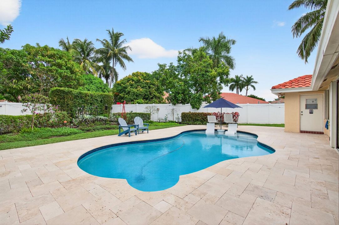 Activo con contrato: $775,000 (5 camas, 3 baños, 3128 Pies cuadrados)