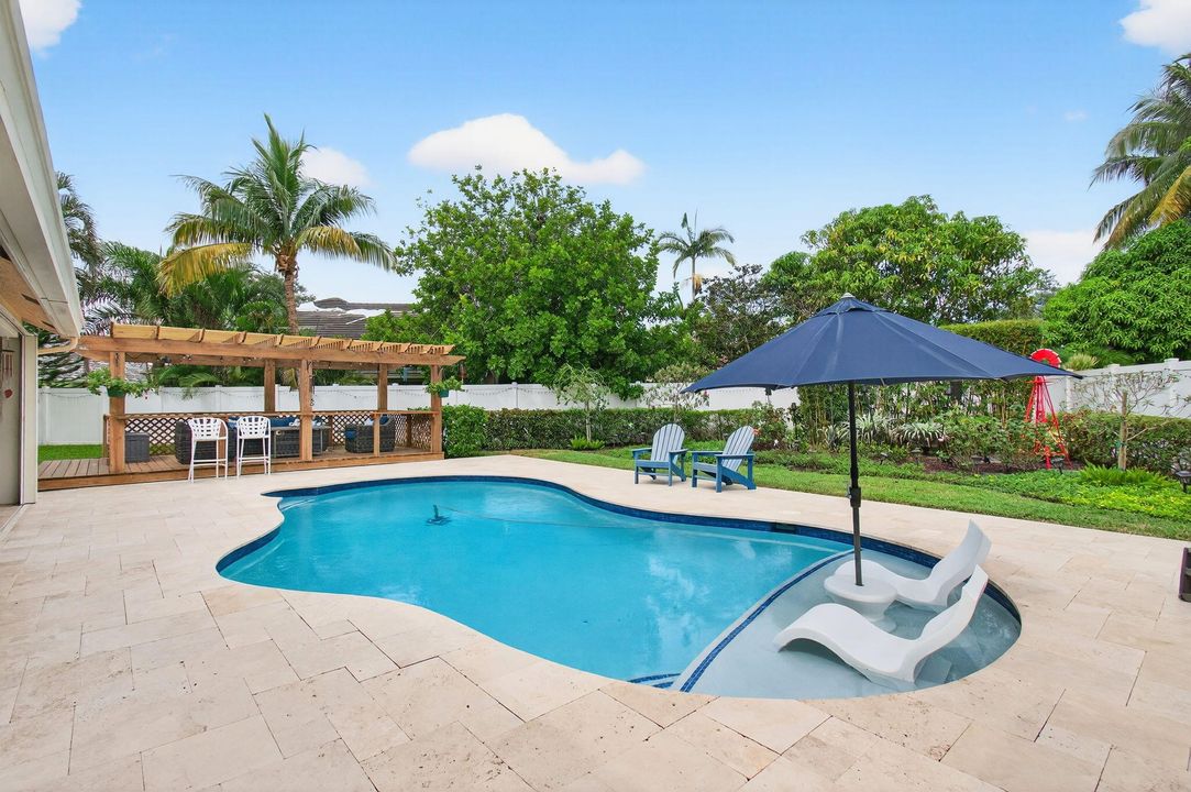 Activo con contrato: $775,000 (5 camas, 3 baños, 3128 Pies cuadrados)