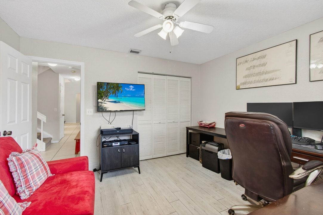 Activo con contrato: $775,000 (5 camas, 3 baños, 3128 Pies cuadrados)