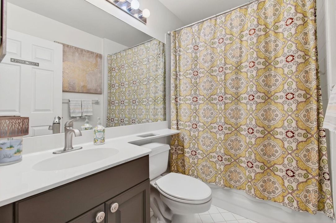 Activo con contrato: $775,000 (5 camas, 3 baños, 3128 Pies cuadrados)