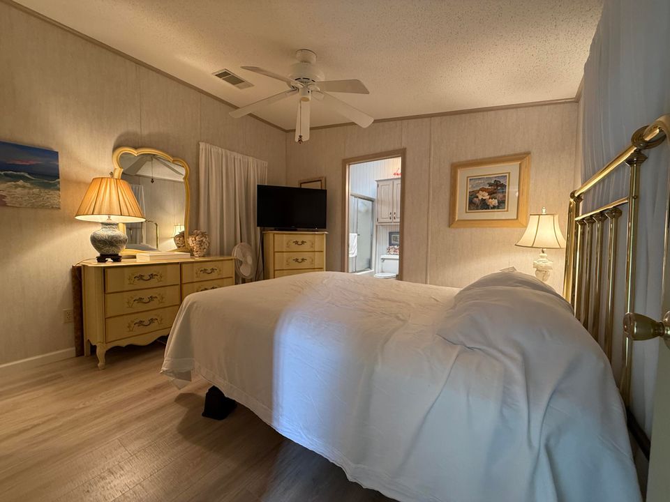 На продажу: $489,000 (2 спален, 1 ванн, 912 Квадратных фут)