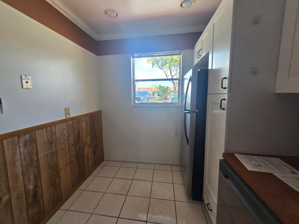 合同活跃: $119,000 (2 贝兹, 2 浴室, 1021 平方英尺)