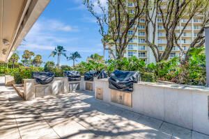 Active With Contract: $1,699,000 (3 beds, 3 baths, 2660 Square Feet)