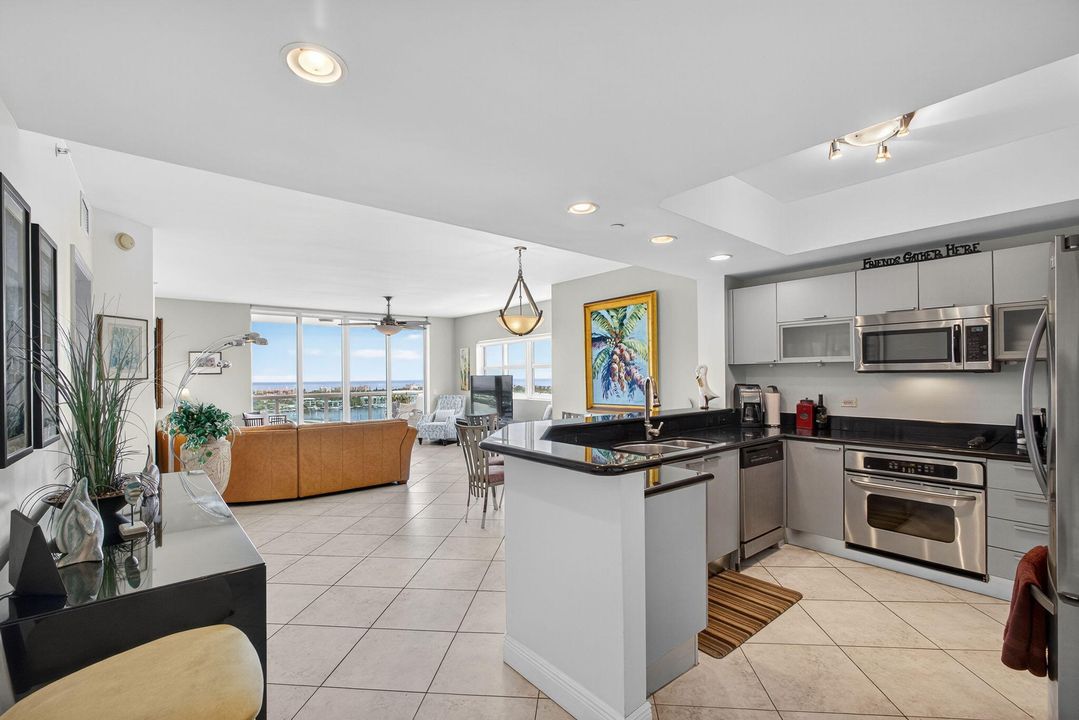 Activo con contrato: $8,500 (3 camas, 3 baños, 1800 Pies cuadrados)