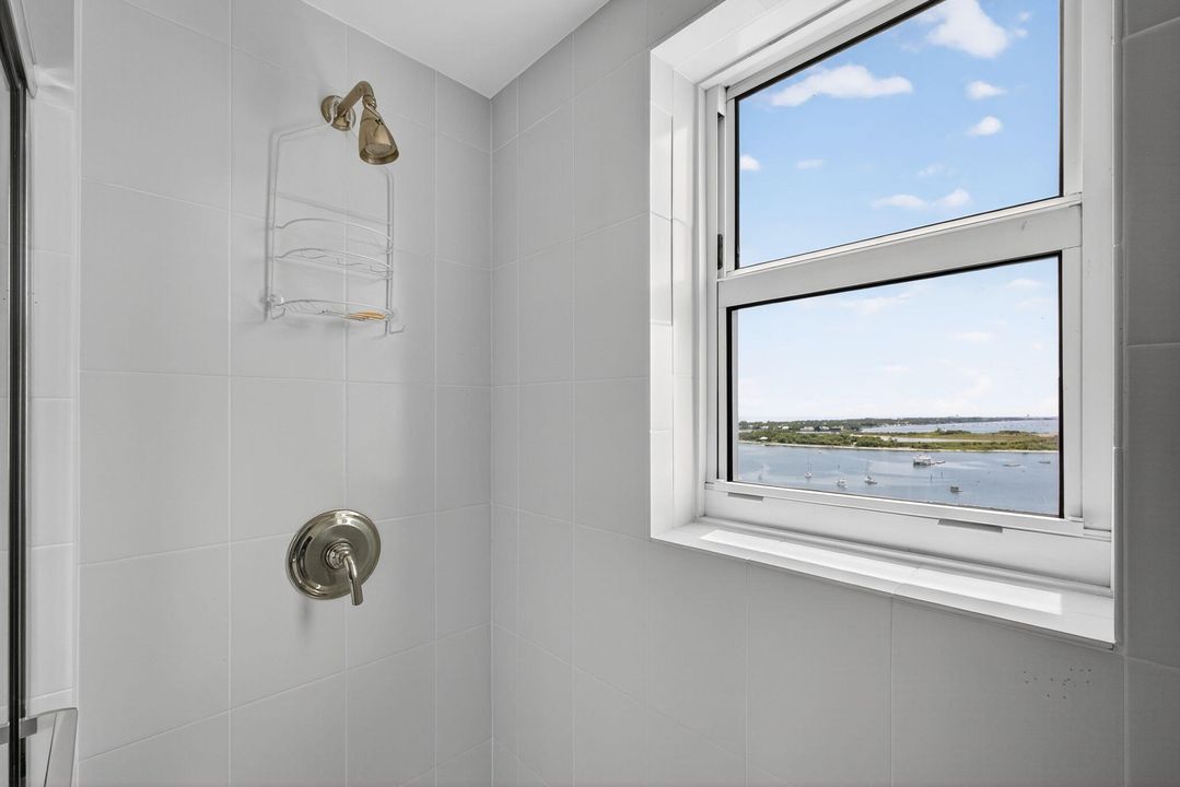 Activo con contrato: $8,500 (3 camas, 3 baños, 1800 Pies cuadrados)