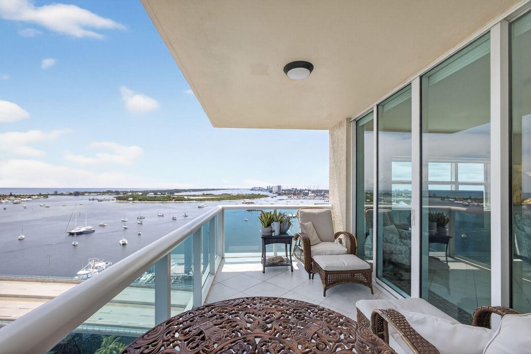 Activo con contrato: $8,500 (3 camas, 3 baños, 1800 Pies cuadrados)