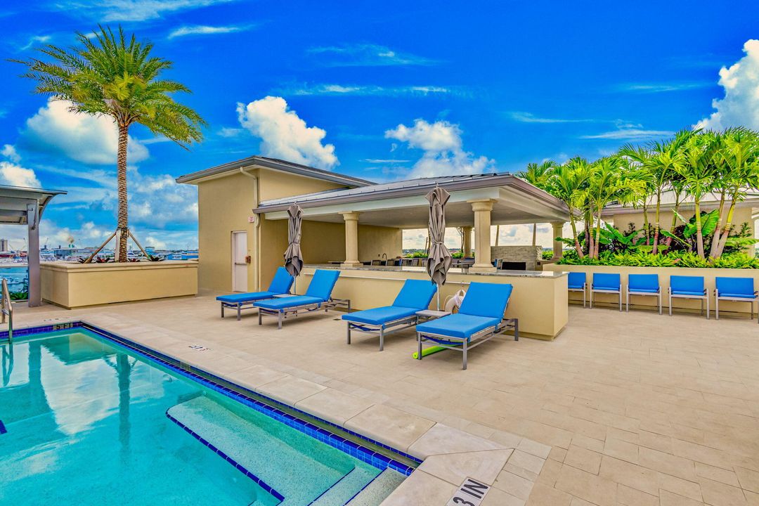 Activo con contrato: $8,500 (3 camas, 3 baños, 1800 Pies cuadrados)