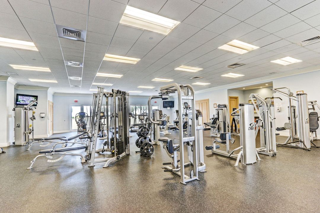 Activo con contrato: $8,500 (3 camas, 3 baños, 1800 Pies cuadrados)