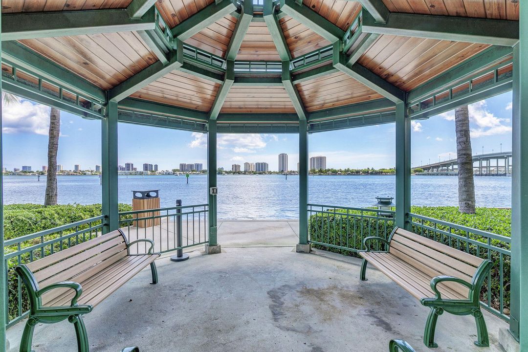 Activo con contrato: $8,500 (3 camas, 3 baños, 1800 Pies cuadrados)