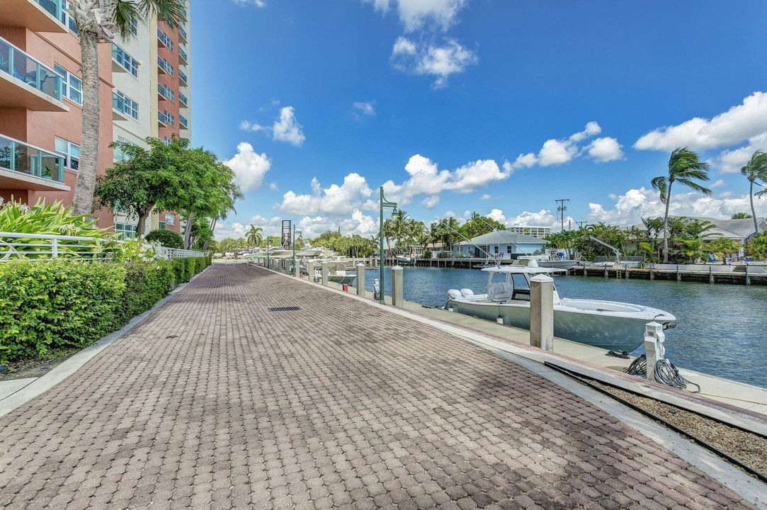 Activo con contrato: $8,500 (3 camas, 3 baños, 1800 Pies cuadrados)