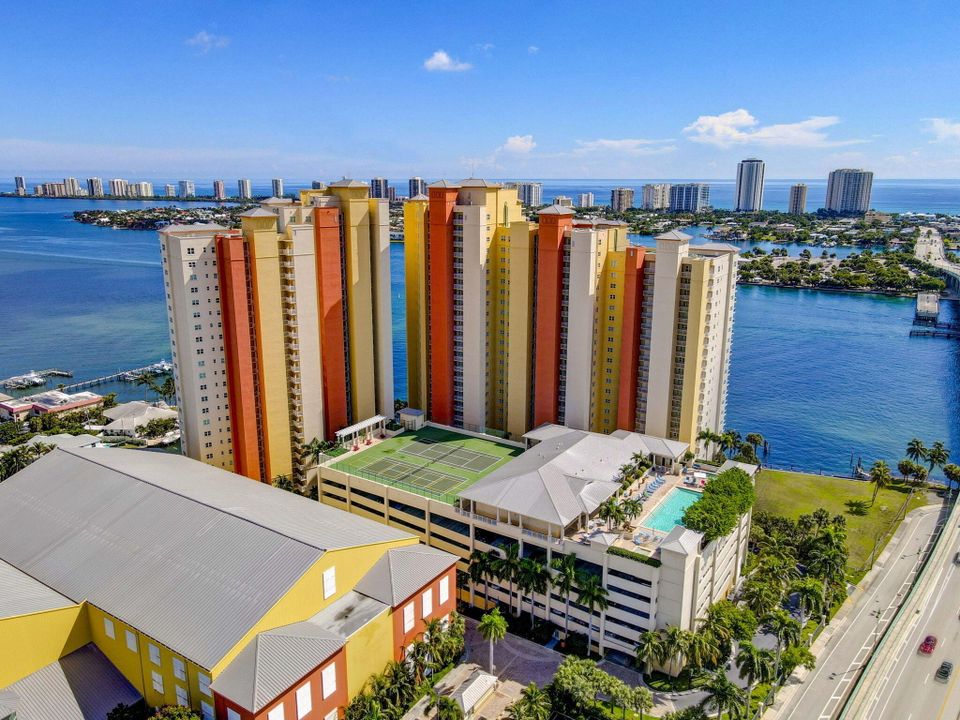 Activo con contrato: $8,500 (3 camas, 3 baños, 1800 Pies cuadrados)