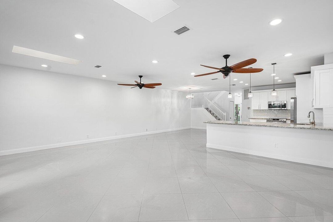 Active With Contract: $3,600 (2 beds, 2 baths, 1545 Square Feet)