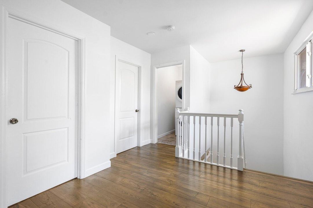 Active With Contract: $3,600 (2 beds, 2 baths, 1545 Square Feet)