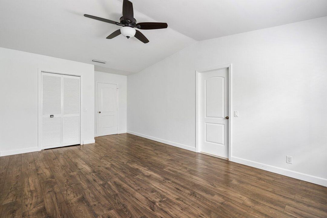 Active With Contract: $3,600 (2 beds, 2 baths, 1545 Square Feet)