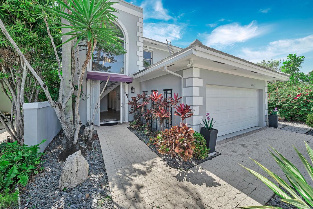 Под контрактом: $6,000 (3 спален, 2 ванн, 2636 Квадратных фут)