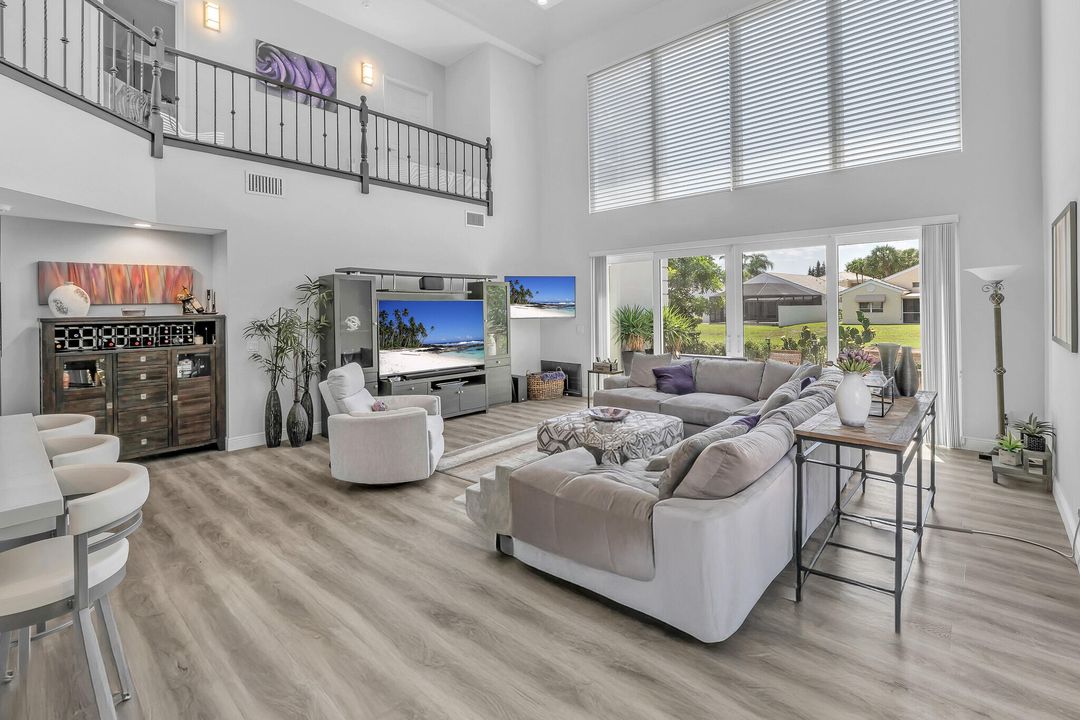 Под контрактом: $6,000 (3 спален, 2 ванн, 2636 Квадратных фут)