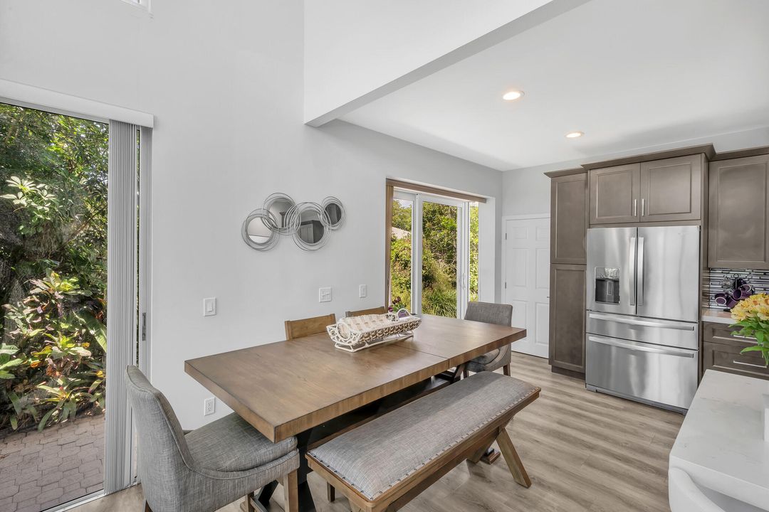 Под контрактом: $6,000 (3 спален, 2 ванн, 2636 Квадратных фут)