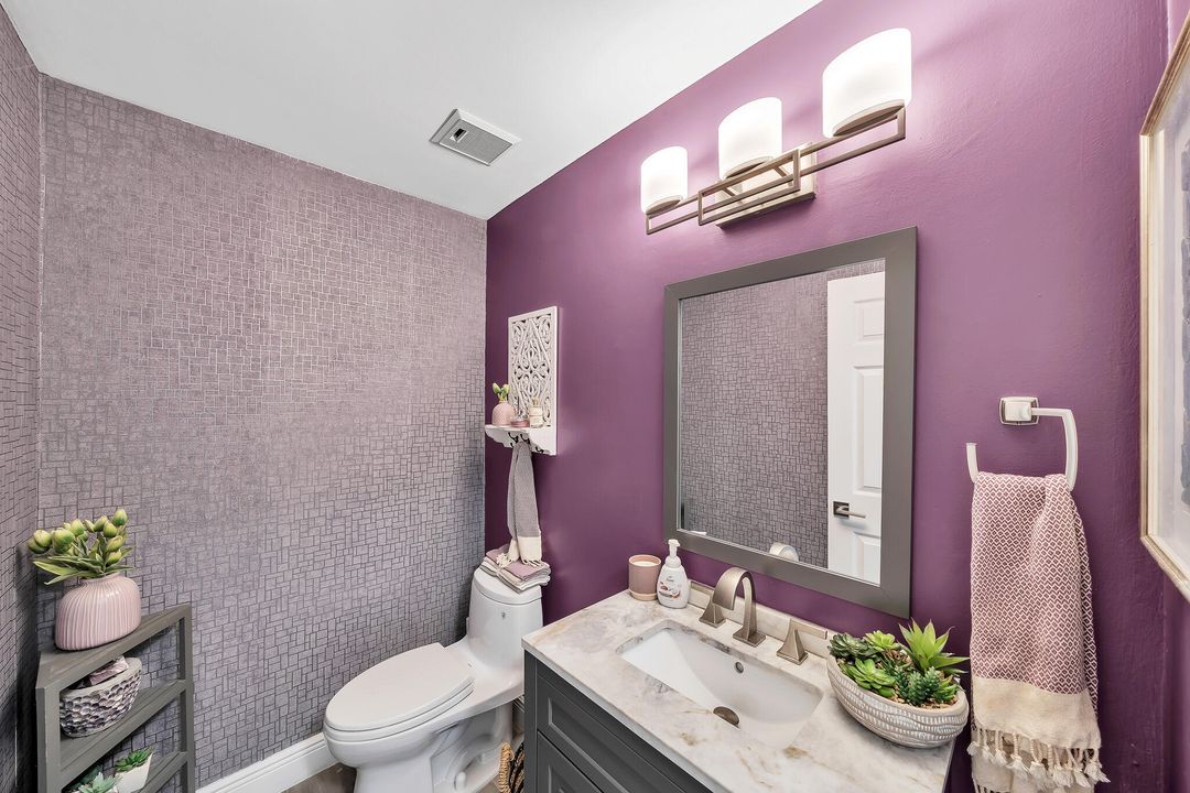 Под контрактом: $6,000 (3 спален, 2 ванн, 2636 Квадратных фут)