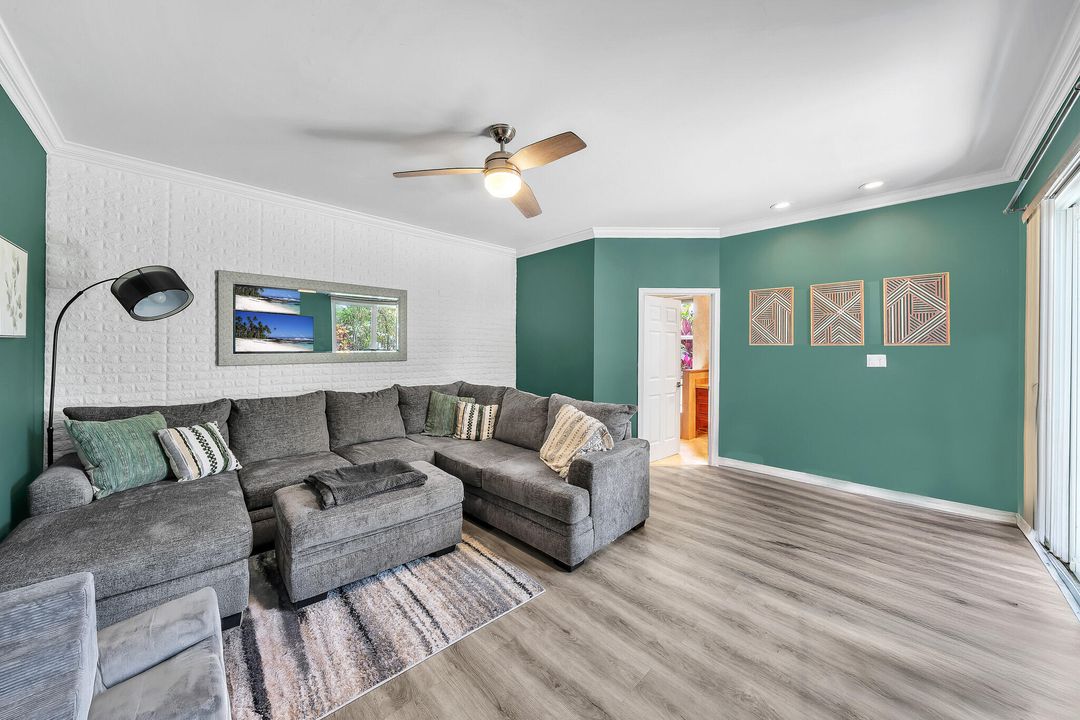 Под контрактом: $6,000 (3 спален, 2 ванн, 2636 Квадратных фут)