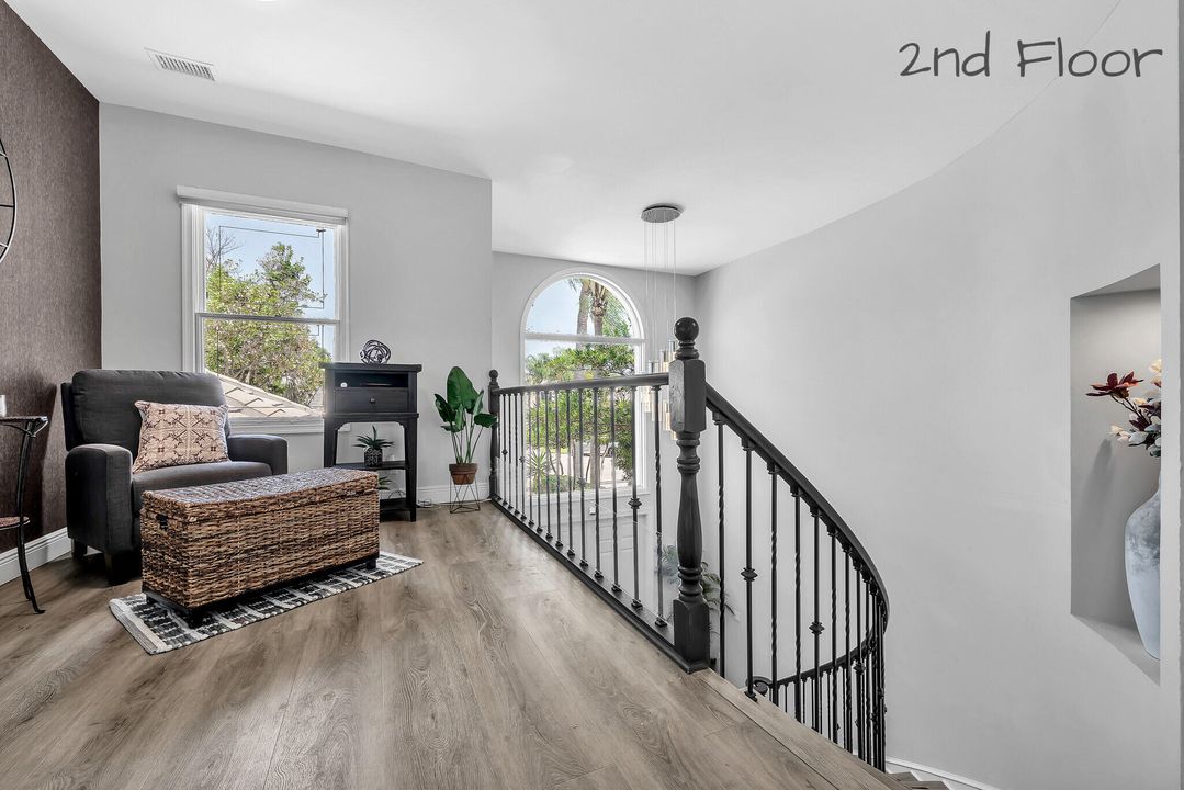 Под контрактом: $6,000 (3 спален, 2 ванн, 2636 Квадратных фут)