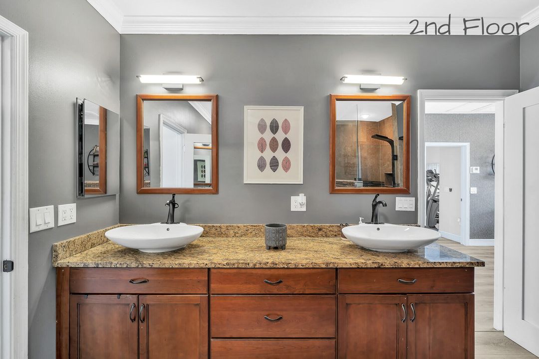 Под контрактом: $6,000 (3 спален, 2 ванн, 2636 Квадратных фут)