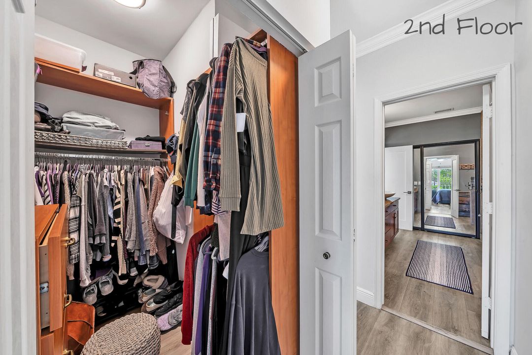 Под контрактом: $6,000 (3 спален, 2 ванн, 2636 Квадратных фут)