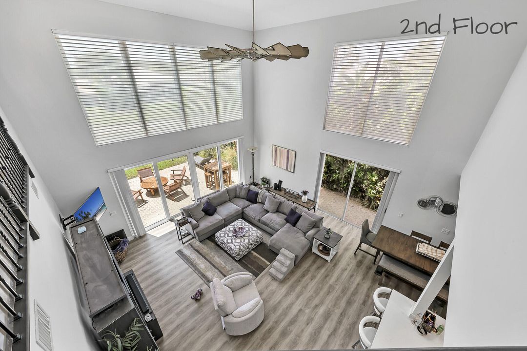 Под контрактом: $6,000 (3 спален, 2 ванн, 2636 Квадратных фут)