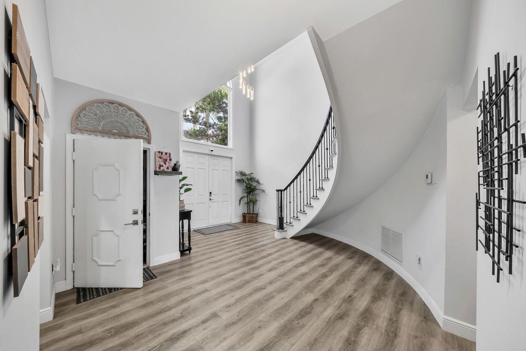 Под контрактом: $6,000 (3 спален, 2 ванн, 2636 Квадратных фут)