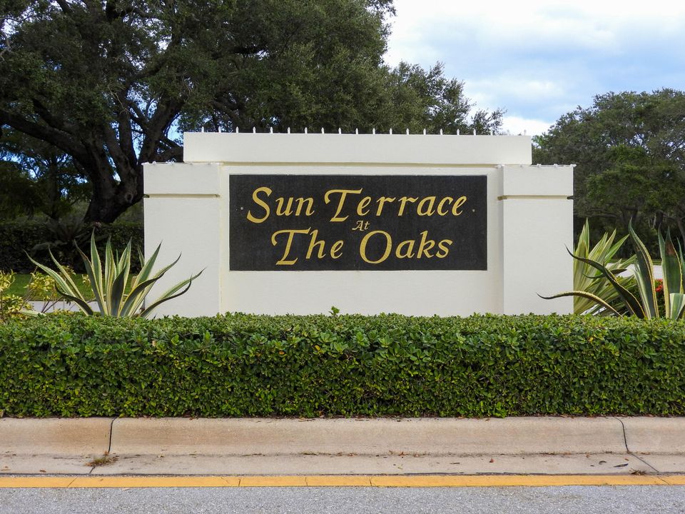 Recently Rented: $4,300 (2 beds, 2 baths, 1152 Square Feet)