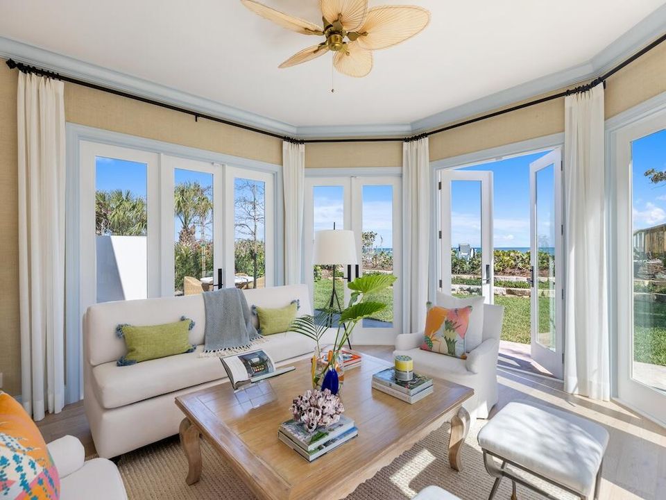 For Sale: $3,995,000 (3 beds, 3 baths, 2600 Square Feet)