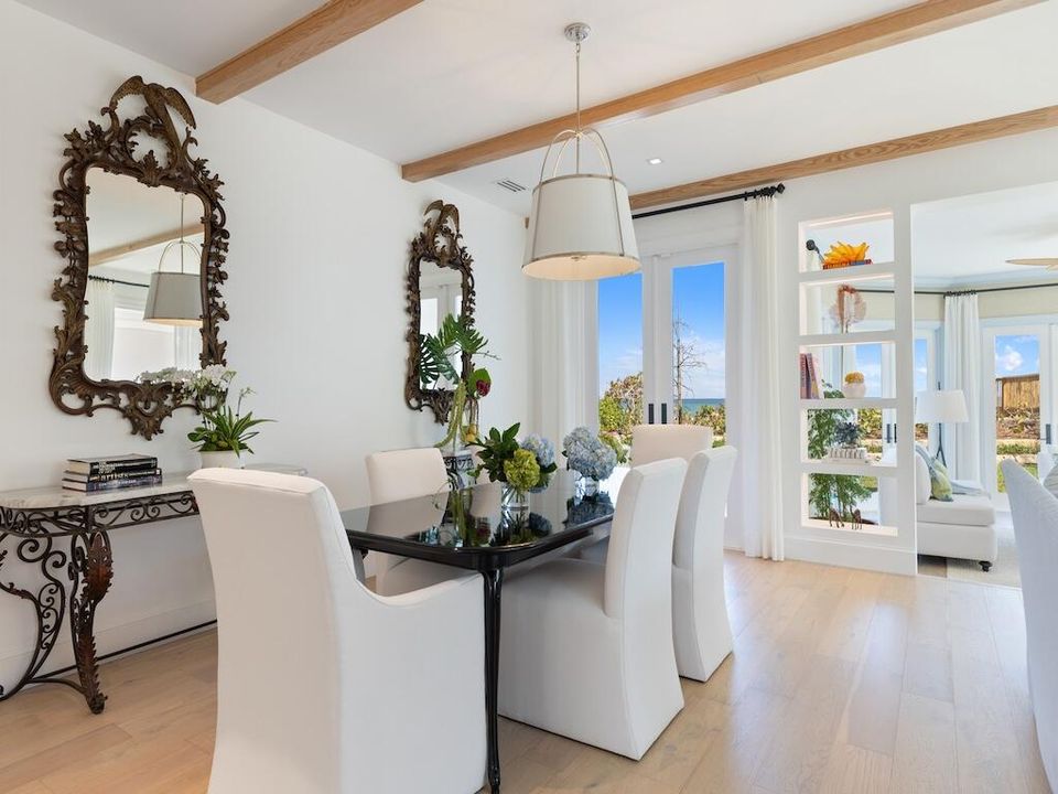 For Sale: $3,995,000 (3 beds, 3 baths, 2600 Square Feet)