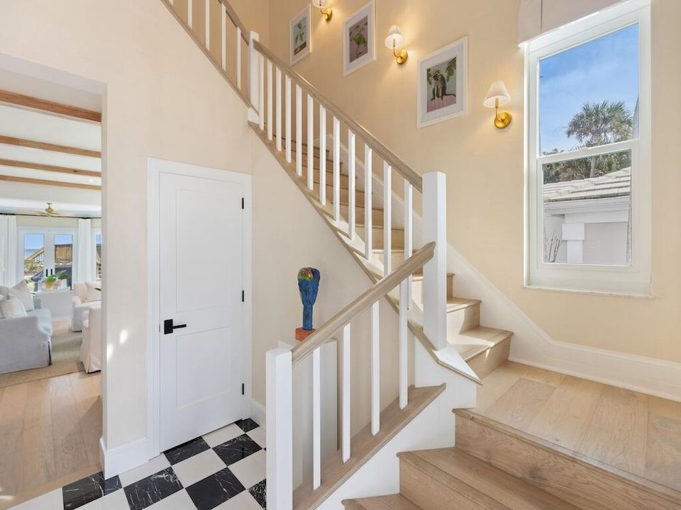 For Sale: $3,995,000 (3 beds, 3 baths, 2600 Square Feet)