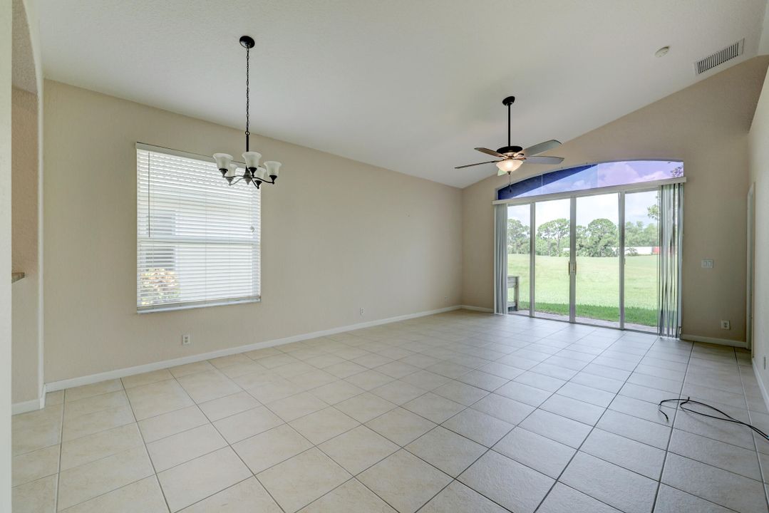 Active With Contract: $2,350 (3 beds, 2 baths, 1473 Square Feet)