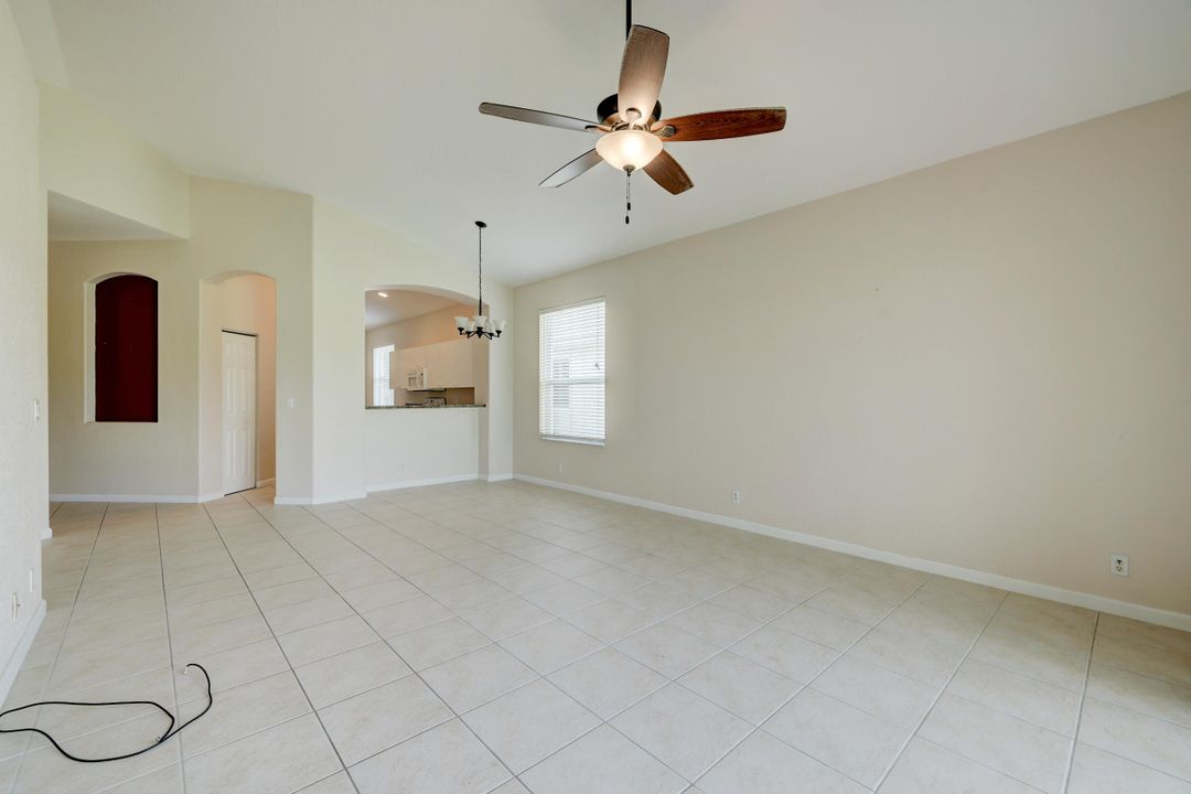Active With Contract: $2,350 (3 beds, 2 baths, 1473 Square Feet)