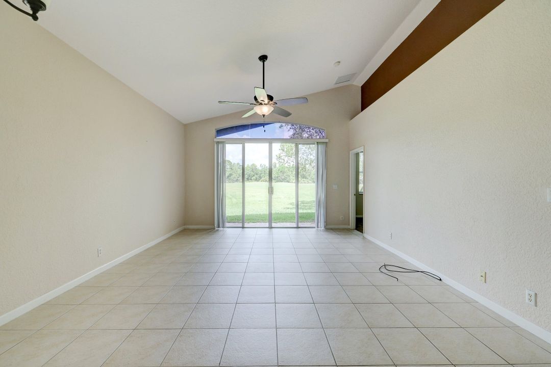 Active With Contract: $2,350 (3 beds, 2 baths, 1473 Square Feet)
