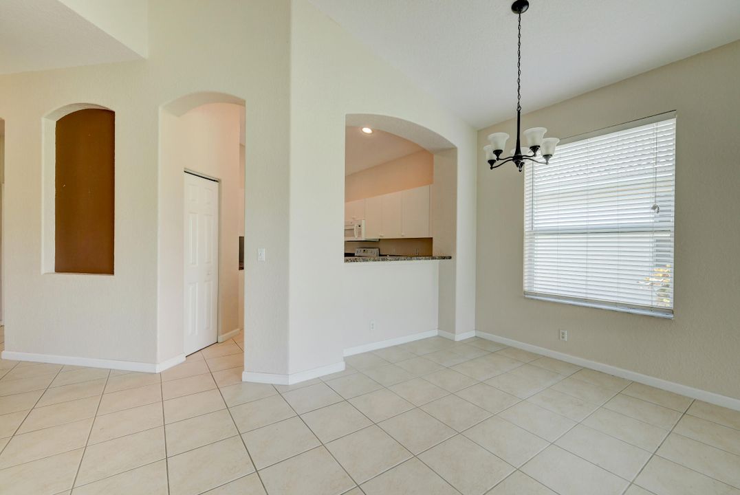 Active With Contract: $2,350 (3 beds, 2 baths, 1473 Square Feet)