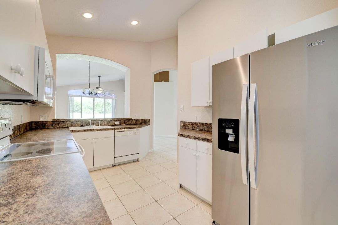 Active With Contract: $2,350 (3 beds, 2 baths, 1473 Square Feet)