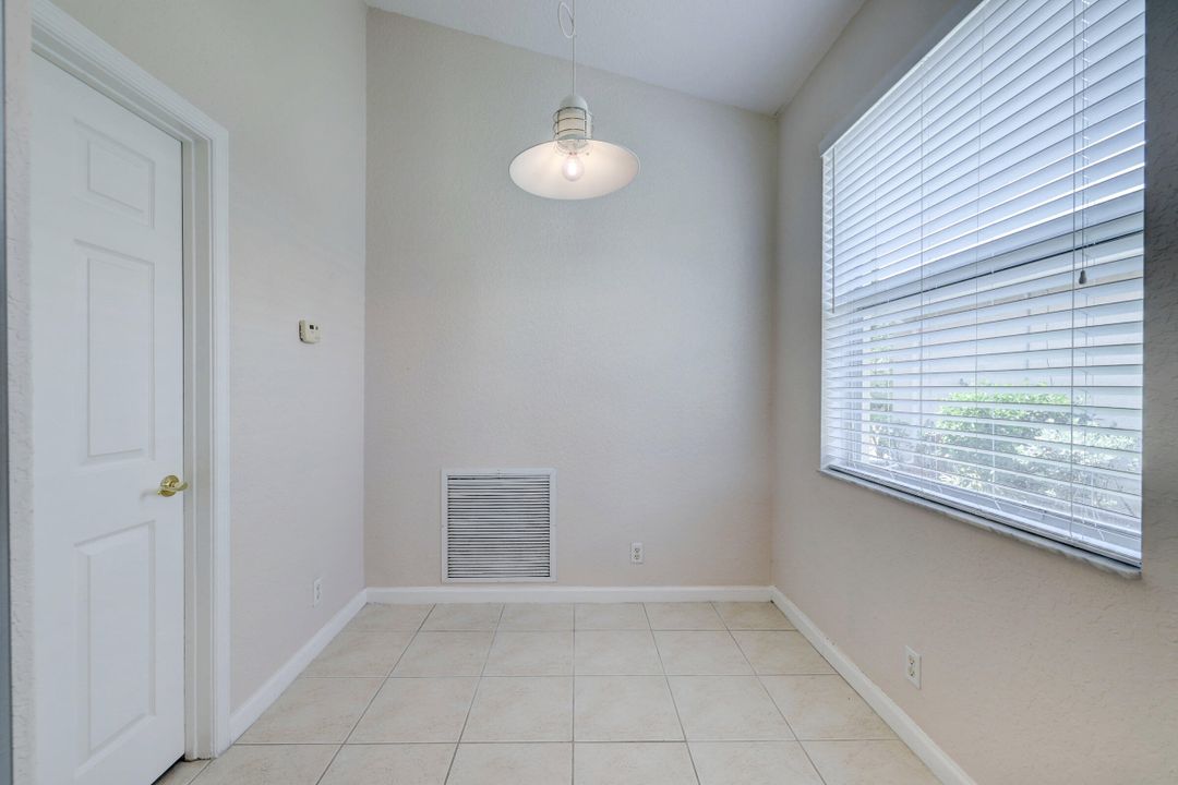 Active With Contract: $2,350 (3 beds, 2 baths, 1473 Square Feet)