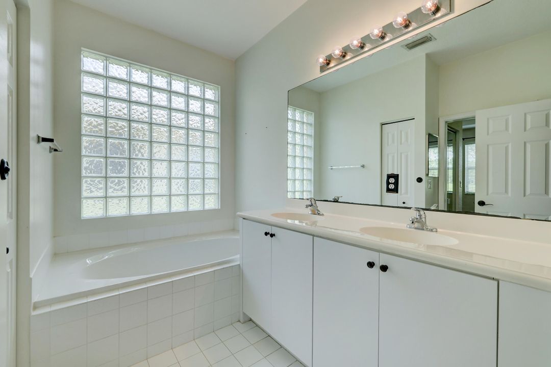 Active With Contract: $2,350 (3 beds, 2 baths, 1473 Square Feet)