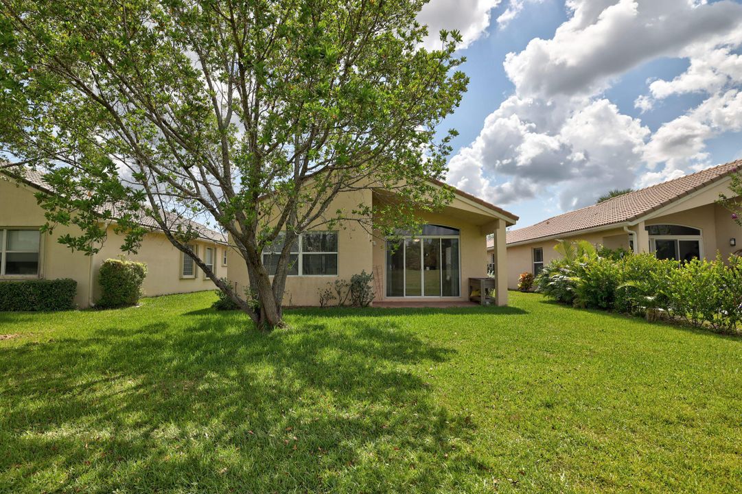 Active With Contract: $2,350 (3 beds, 2 baths, 1473 Square Feet)