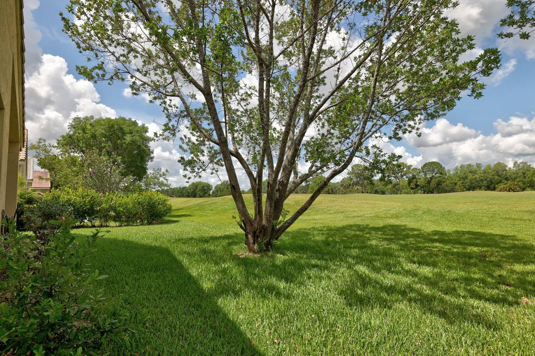 Active With Contract: $2,350 (3 beds, 2 baths, 1473 Square Feet)