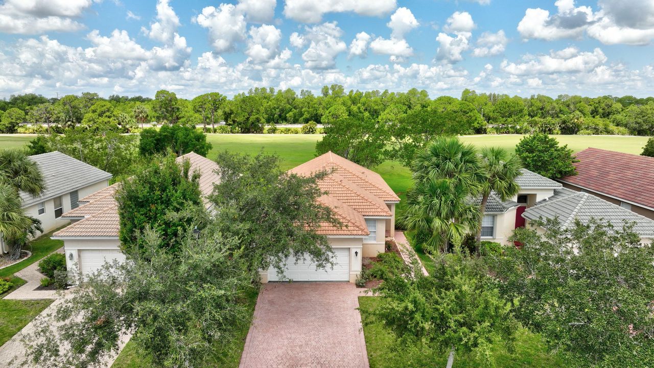 Active With Contract: $2,350 (3 beds, 2 baths, 1473 Square Feet)