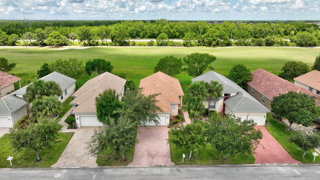 Active With Contract: $2,350 (3 beds, 2 baths, 1473 Square Feet)