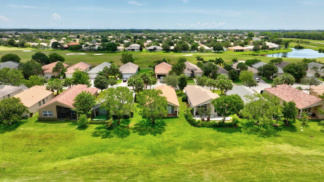 Active With Contract: $2,350 (3 beds, 2 baths, 1473 Square Feet)