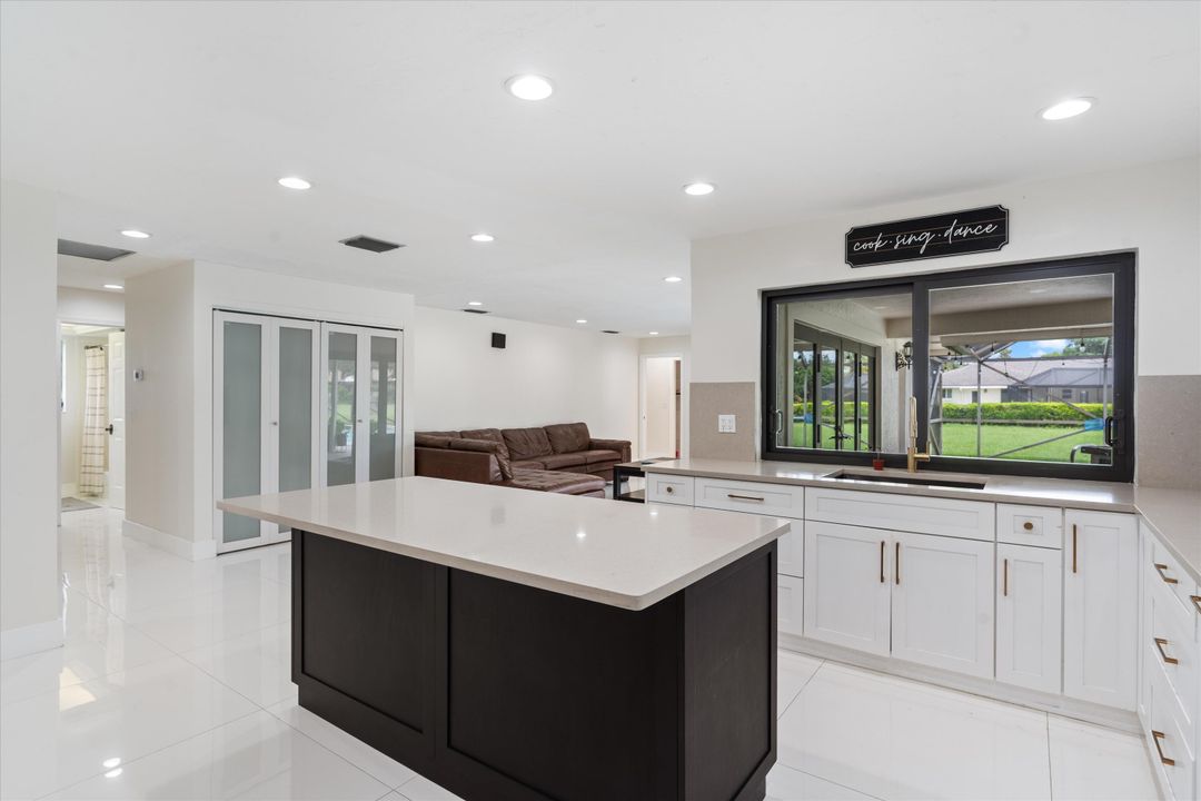 待售: $999,000 (4 贝兹, 3 浴室, 2918 平方英尺)