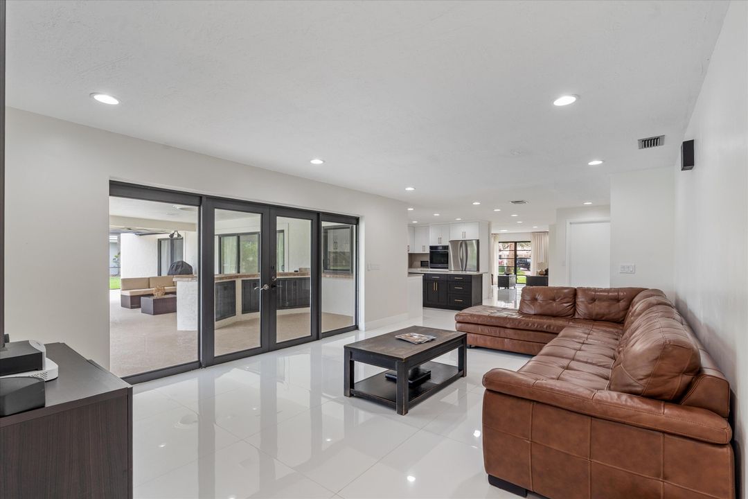 待售: $999,000 (4 贝兹, 3 浴室, 2918 平方英尺)