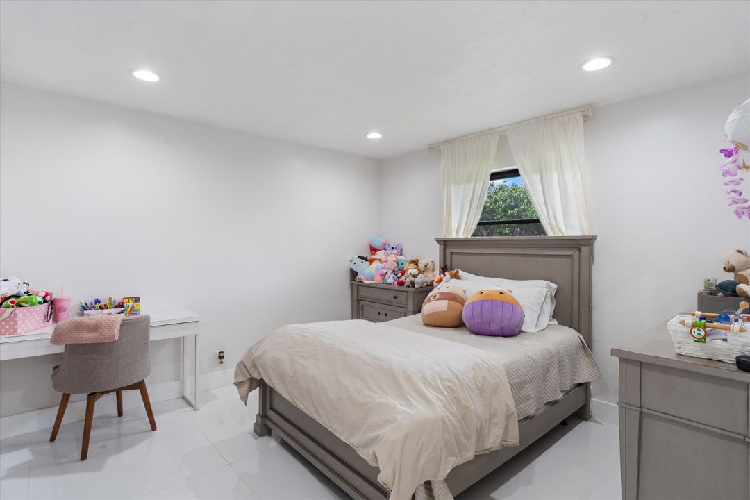 待售: $999,000 (4 贝兹, 3 浴室, 2918 平方英尺)